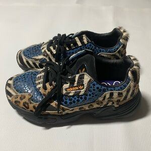 Adidas Out Loud Animal Print Multicolor Size  6